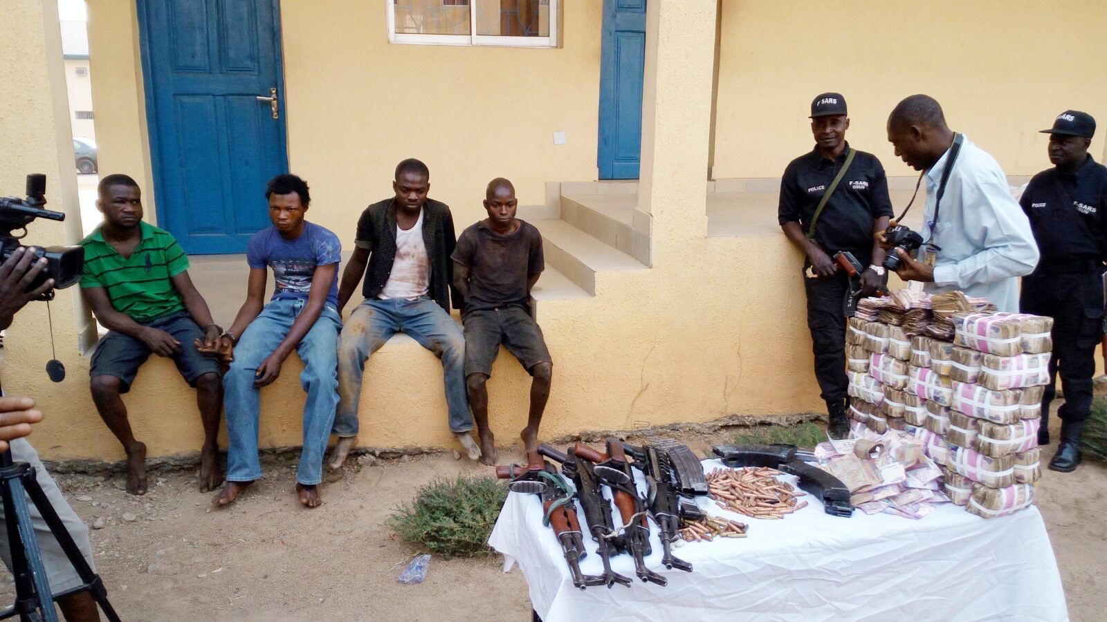 Police Recover N7,486,300 From Osun Robbery, Arrest 5 Armed Robbers [Photos]